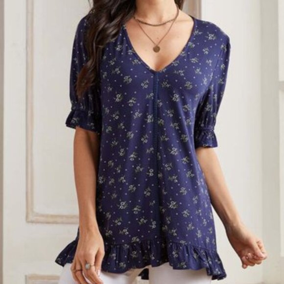 Sale!!! Cute Tunic Top; Deep V-Neck; Navy w/ Tiny Floral Print; Betro - Picture 1 of 5